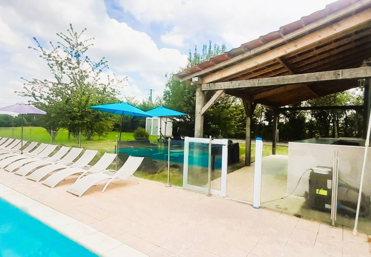 Maison à Lys-Saint-Georges - G4 Maison 13 pers - piscine partagée - parc - wifi