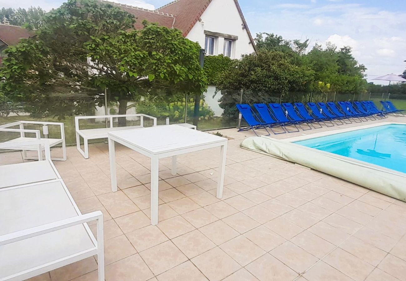 Maison à Lys-Saint-Georges - G4 Maison 13 pers - piscine partagée - parc - wifi