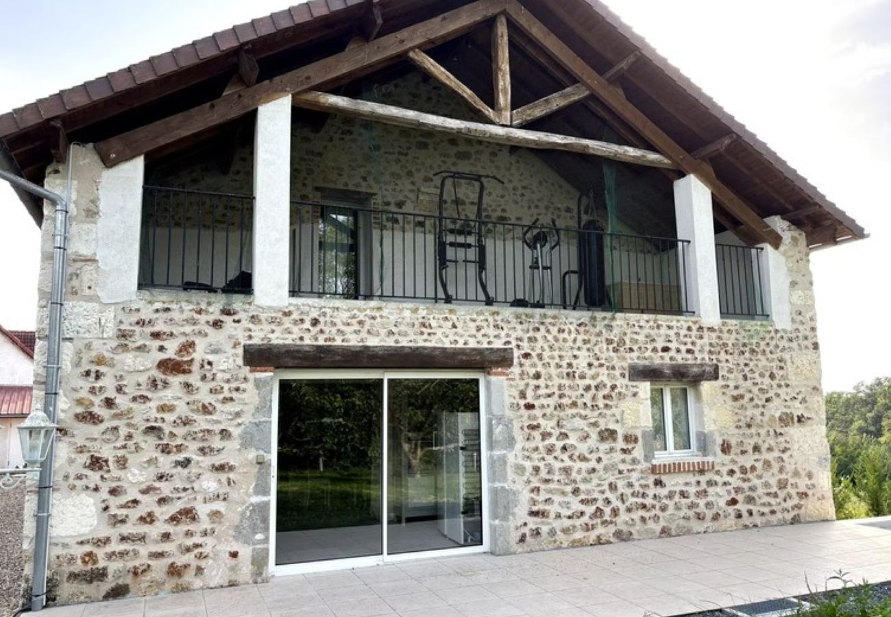 Maison à Lys-Saint-Georges - G4 Maison 13 pers - piscine partagée - parc - wifi