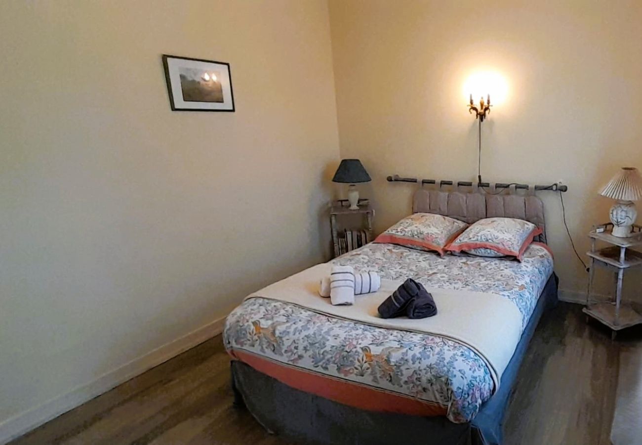 Maison à Thénioux - La Forge- Gite 4 pers- face au canal du Berry- Wifi