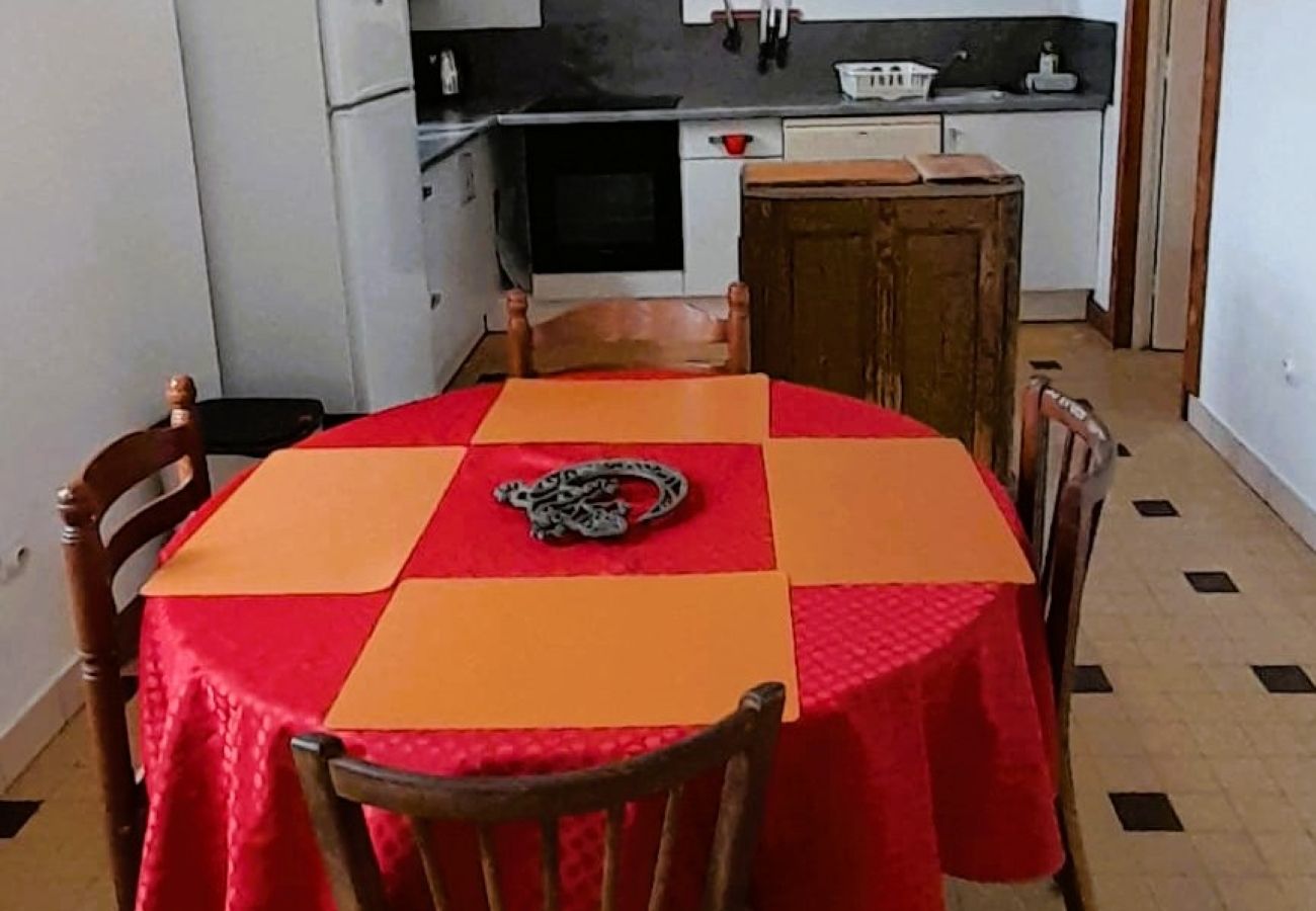 Maison à Thénioux - La Forge- Gite 4 pers- face au canal du Berry- Wifi