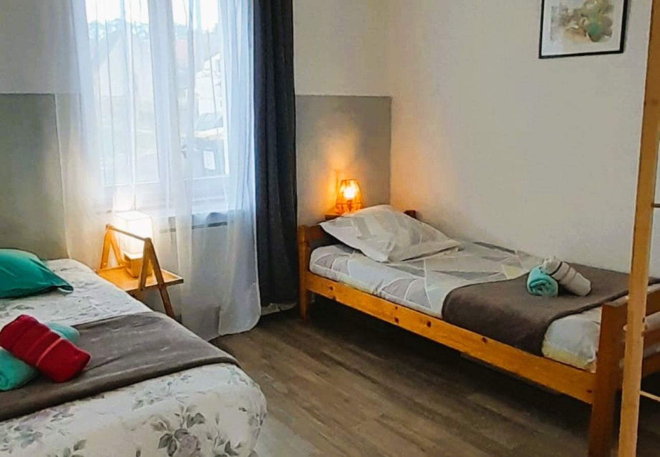 Maison à Thénioux - La Forge- Gite 4 pers- face au canal du Berry- Wifi