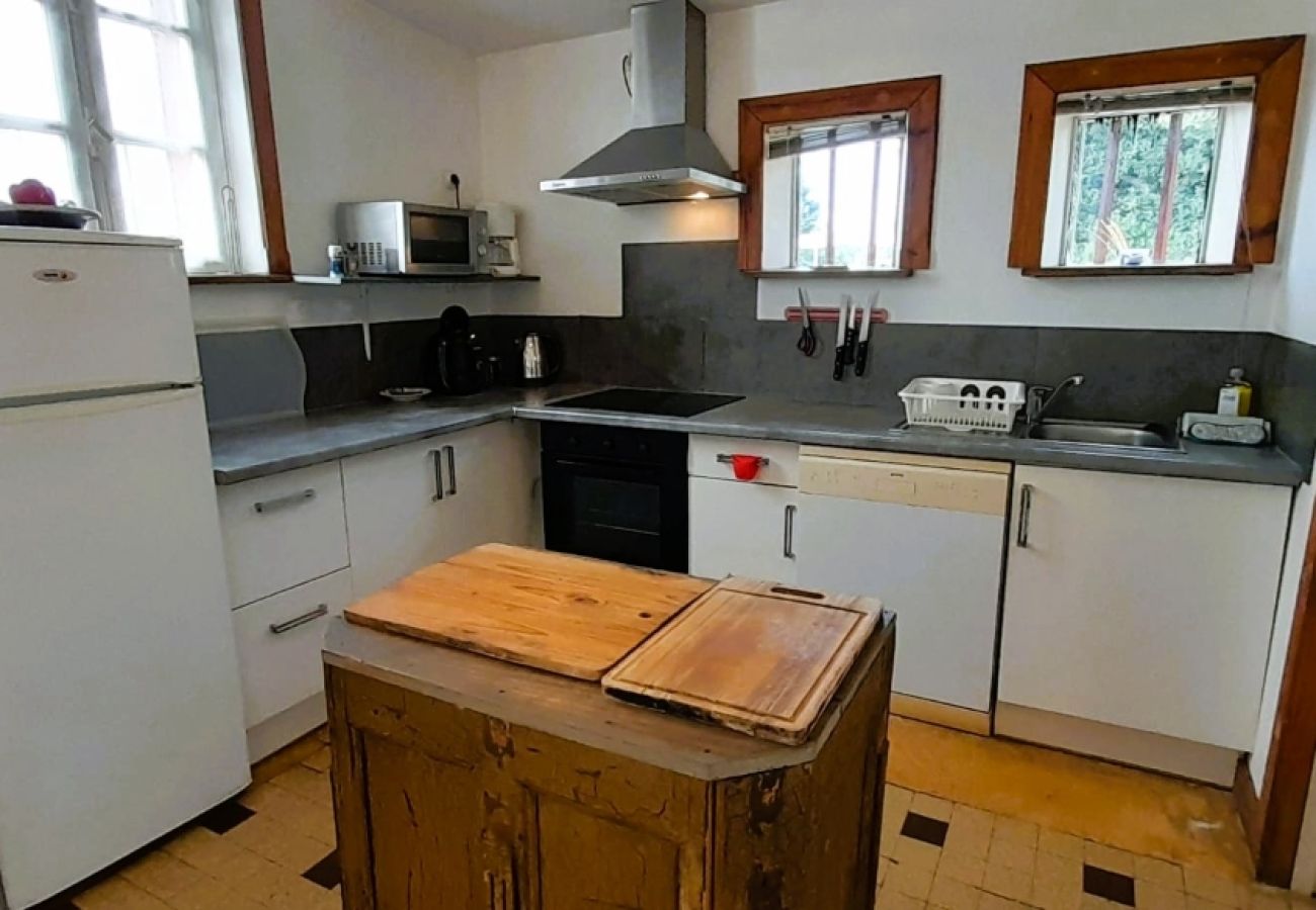 Maison à Thénioux - La Forge- Gite 4 pers- face au canal du Berry- Wifi