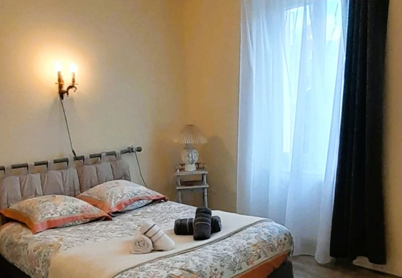Maison à Thénioux - La Forge- Gite 4 pers- face au canal du Berry- Wifi
