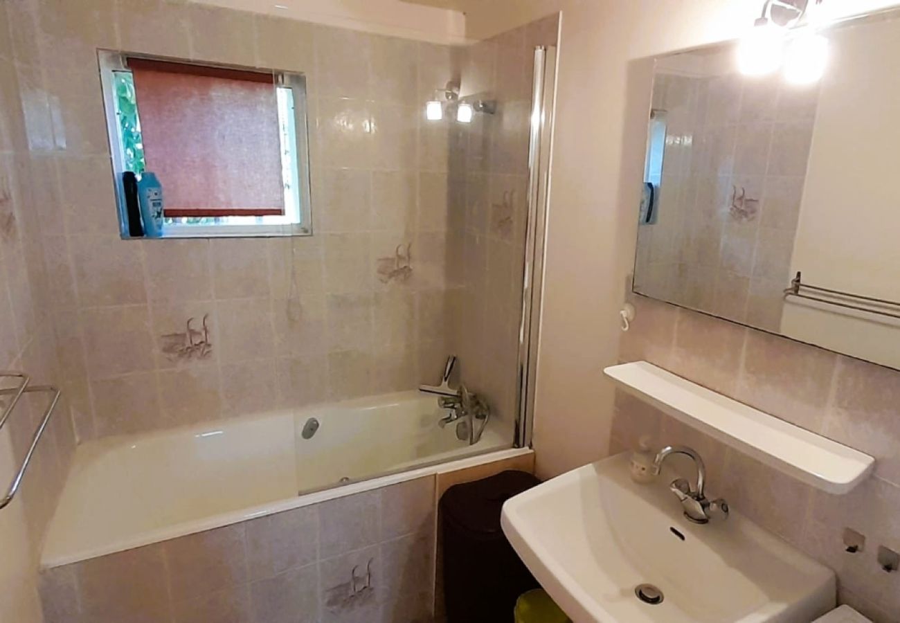 Maison à Thénioux - La Forge- Gite 4 pers- face au canal du Berry- Wifi