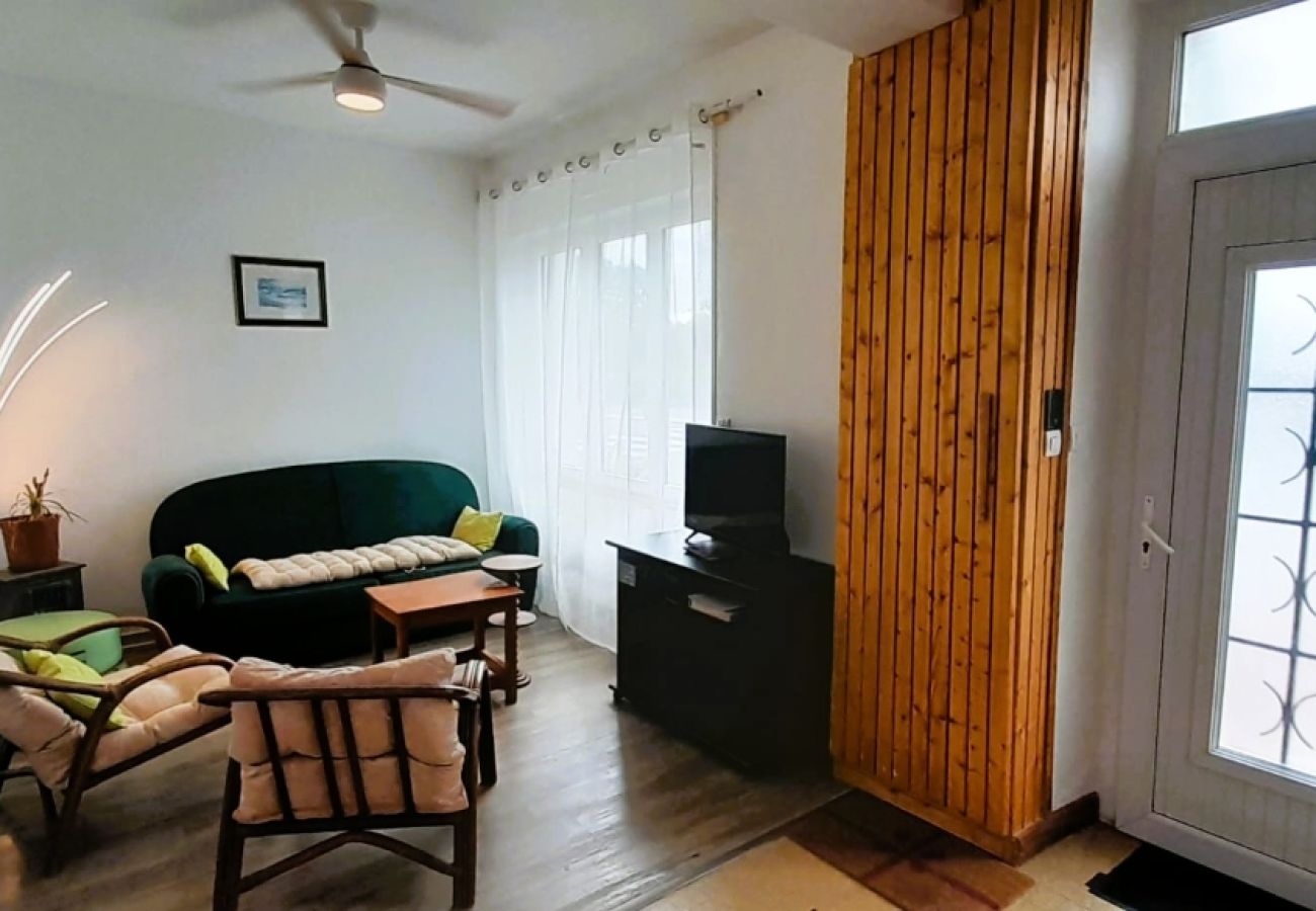 Maison à Thénioux - La Forge- Gite 4 pers- face au canal du Berry- Wifi