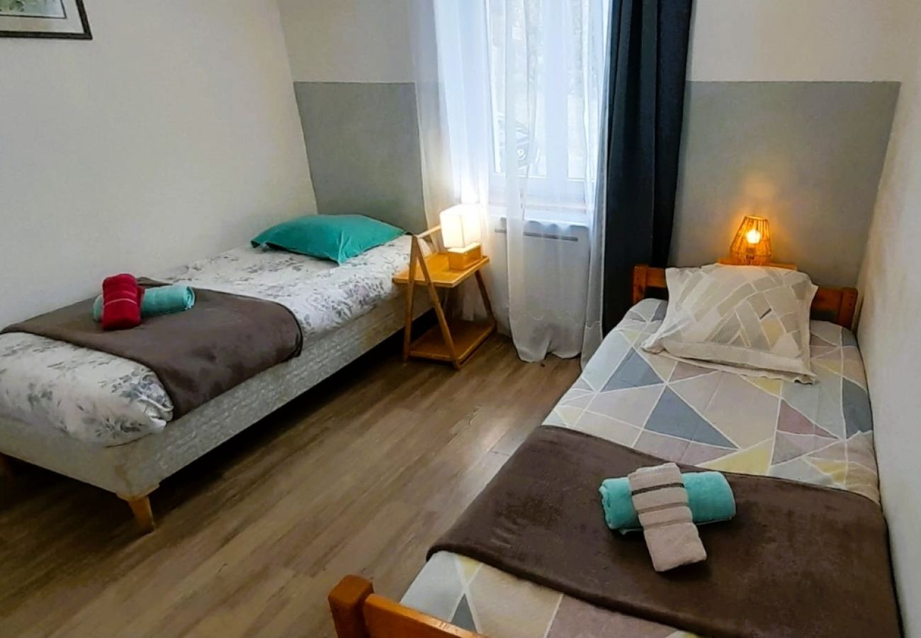 Maison à Thénioux - La Forge- Gite 4 pers- face au canal du Berry- Wifi