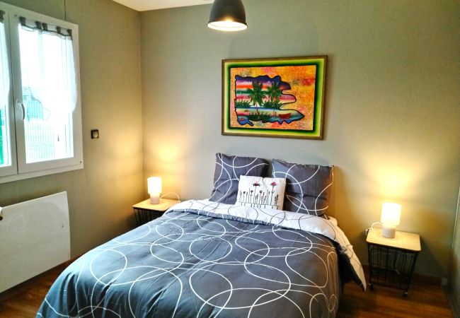 Maison à Châteauroux - Maison 3 chb - 7 pers - wifi - jardin - piscine