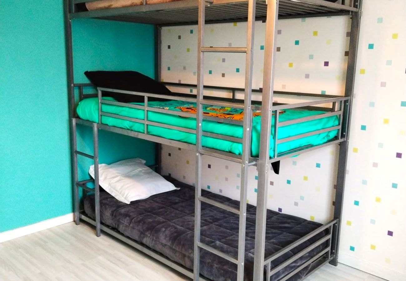 Maison à Châteauroux - Maison 3 chb - 7 pers - wifi - jardin - piscine