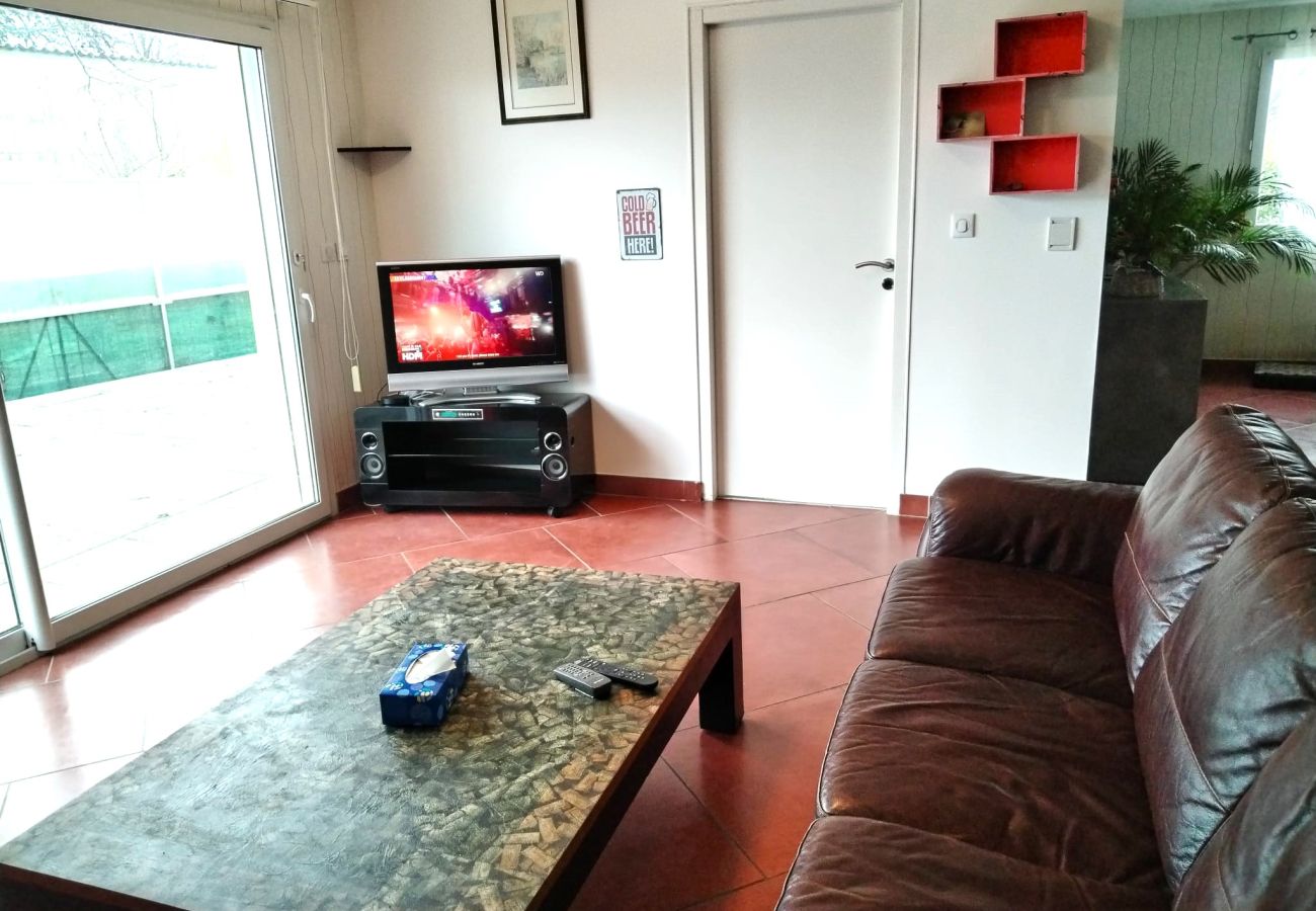 Maison à Châteauroux - Maison 3 chb - 7 pers - wifi - jardin - piscine