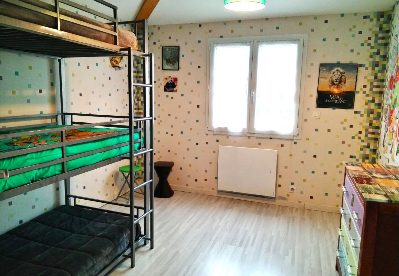 Maison à Châteauroux - Maison 3 chb - 7 pers - wifi - jardin - piscine