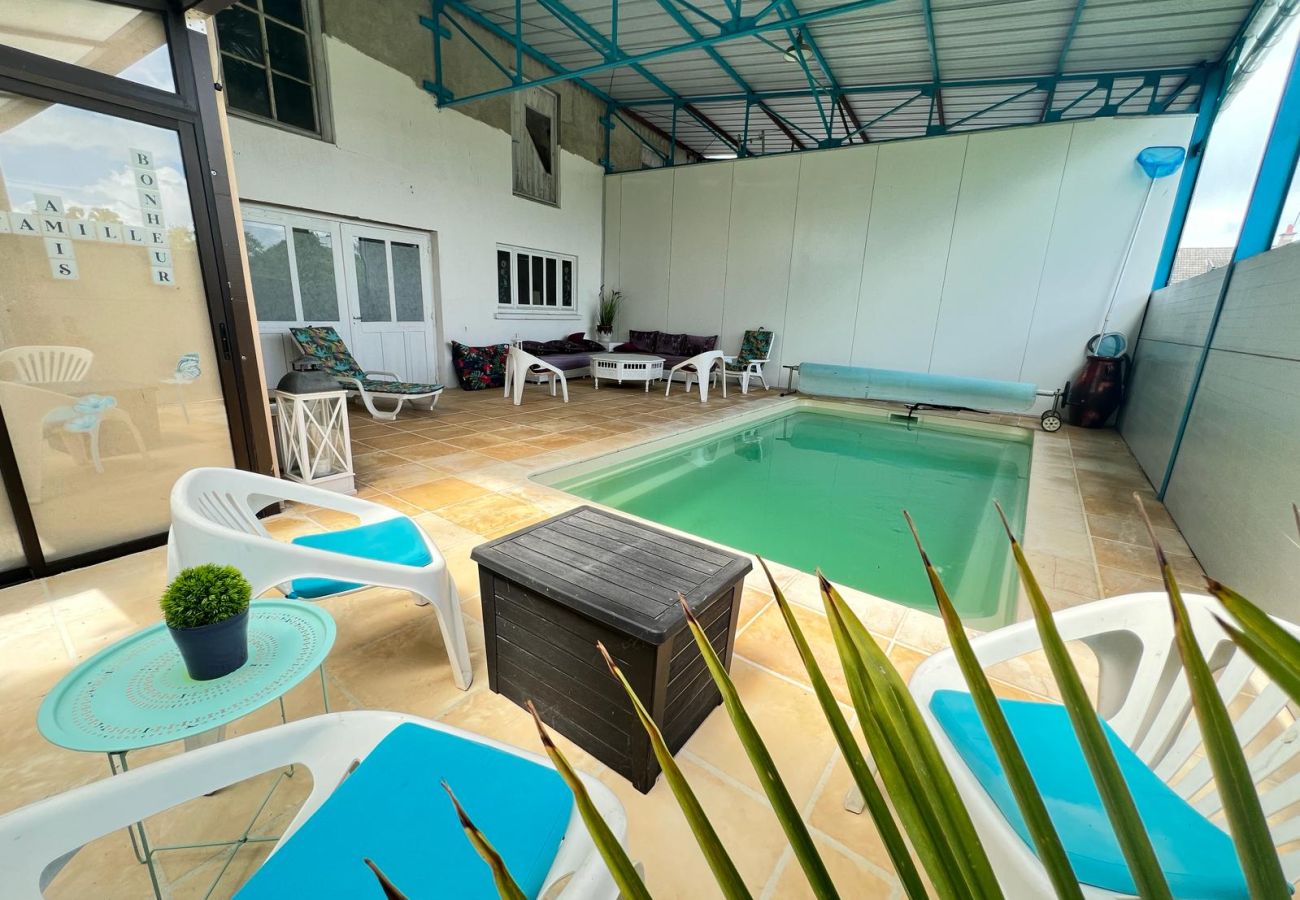 Maison à Châteauroux - Maison 3 chb - 7 pers - wifi - jardin - piscine