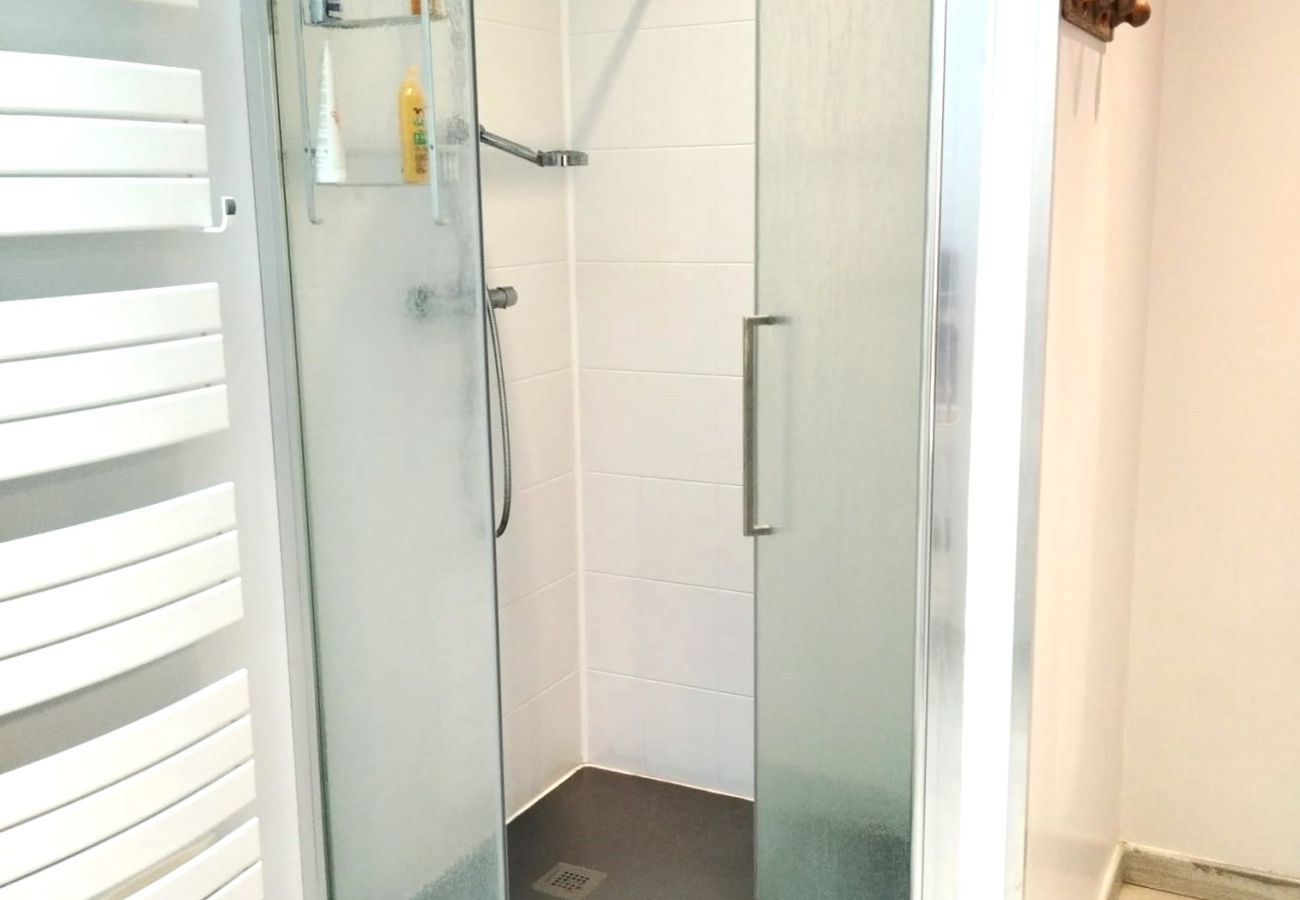 Maison à Châteauroux - Maison 3 chb - 7 pers - wifi - jardin - piscine