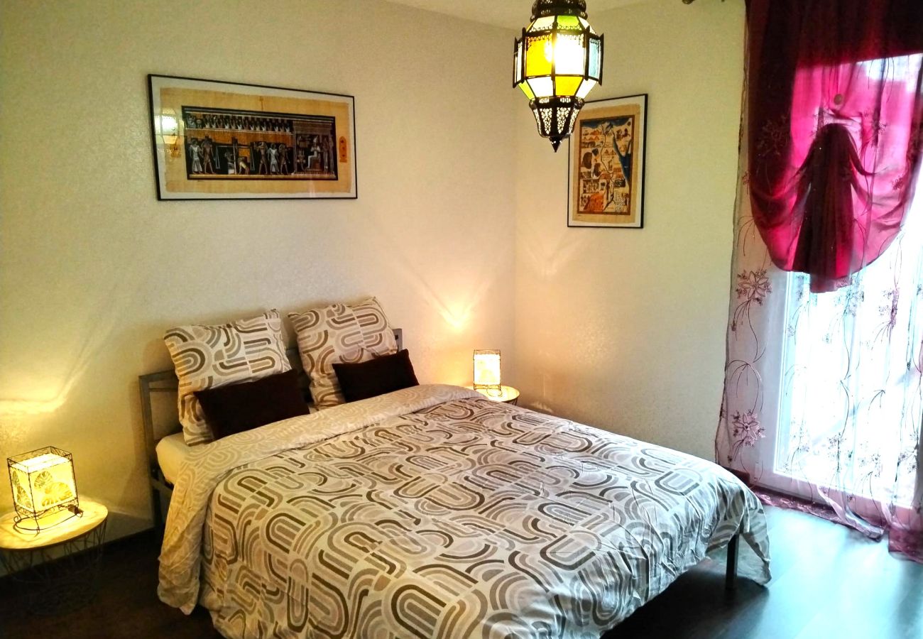 Maison à Châteauroux - Maison 3 chb - 7 pers - wifi - jardin - piscine