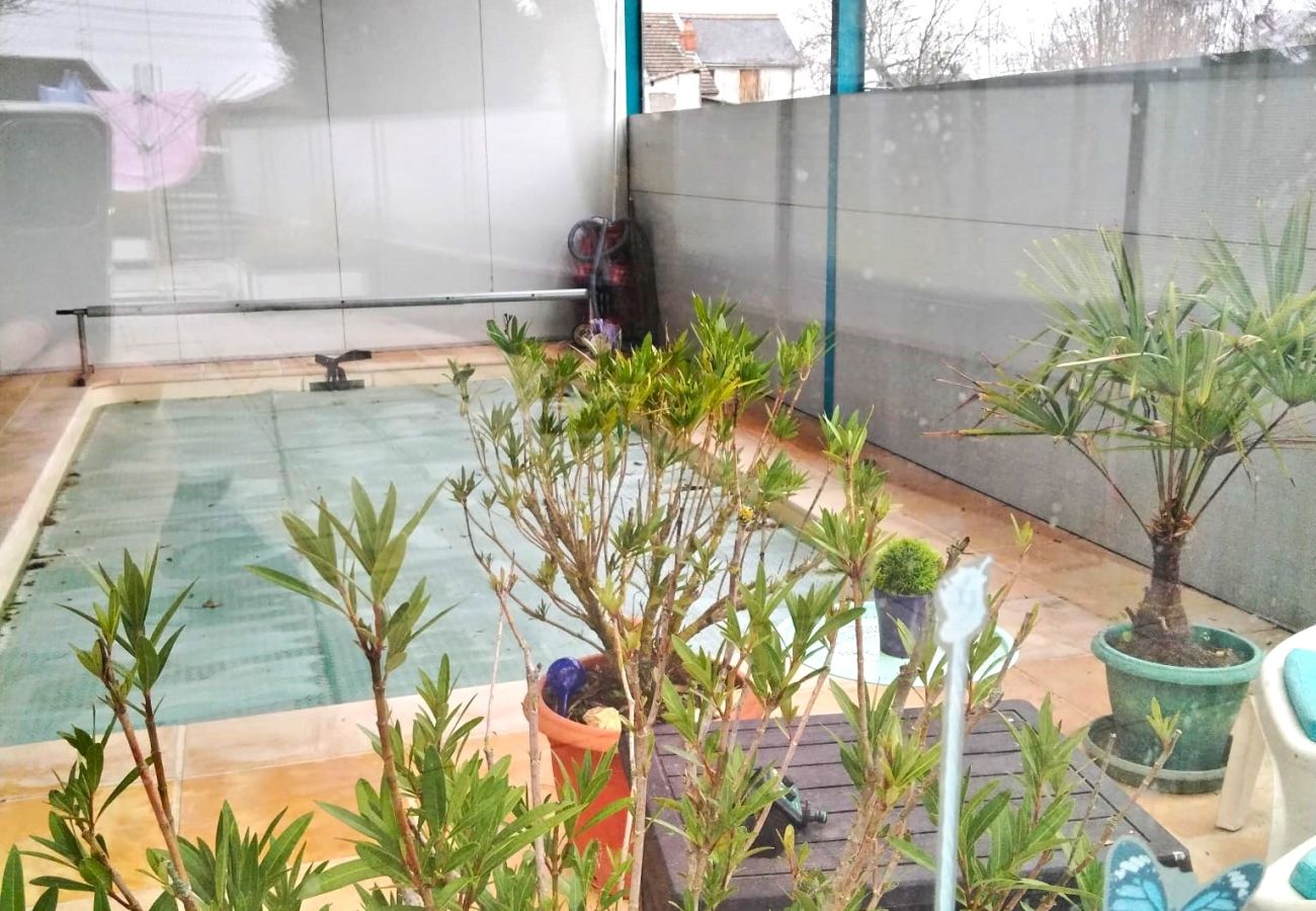 Maison à Châteauroux - Maison 3 chb - 7 pers - wifi - jardin - piscine