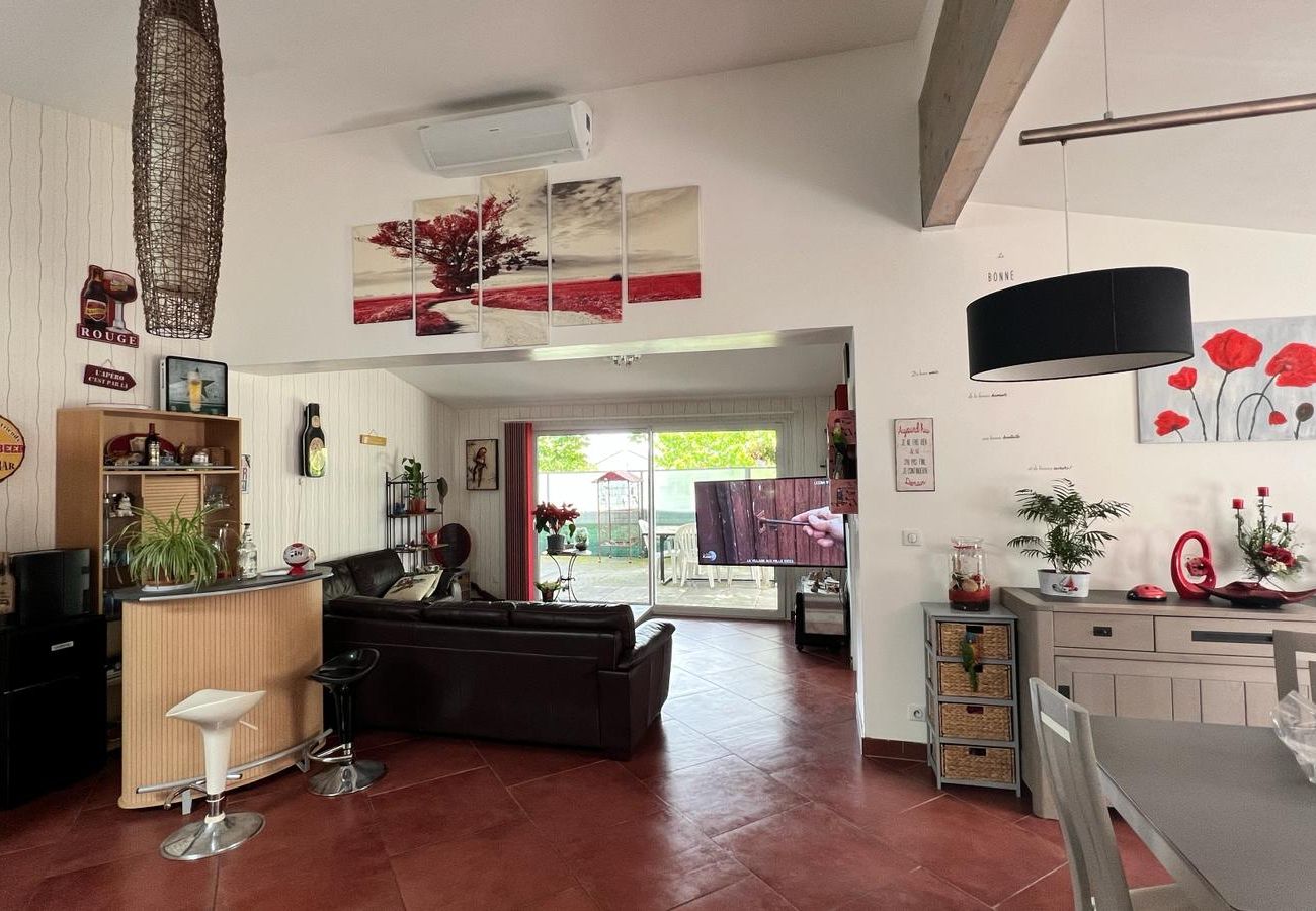 Maison à Châteauroux - Maison 3 chb - 7 pers - wifi - jardin - piscine